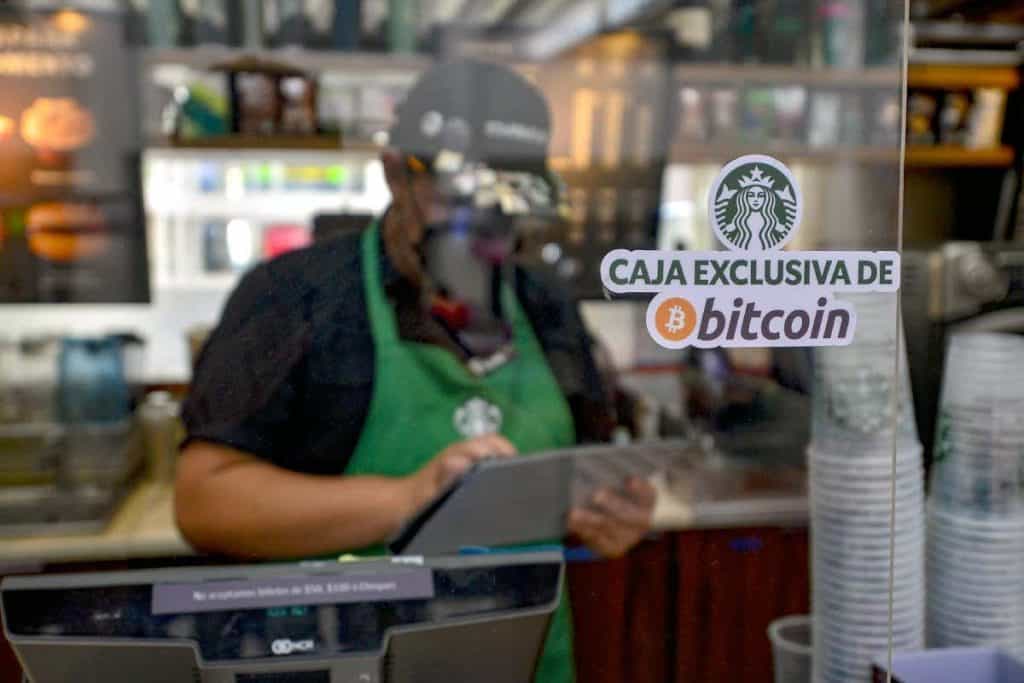 Adoptarea bitcoin ca monedă națională/ Coingape