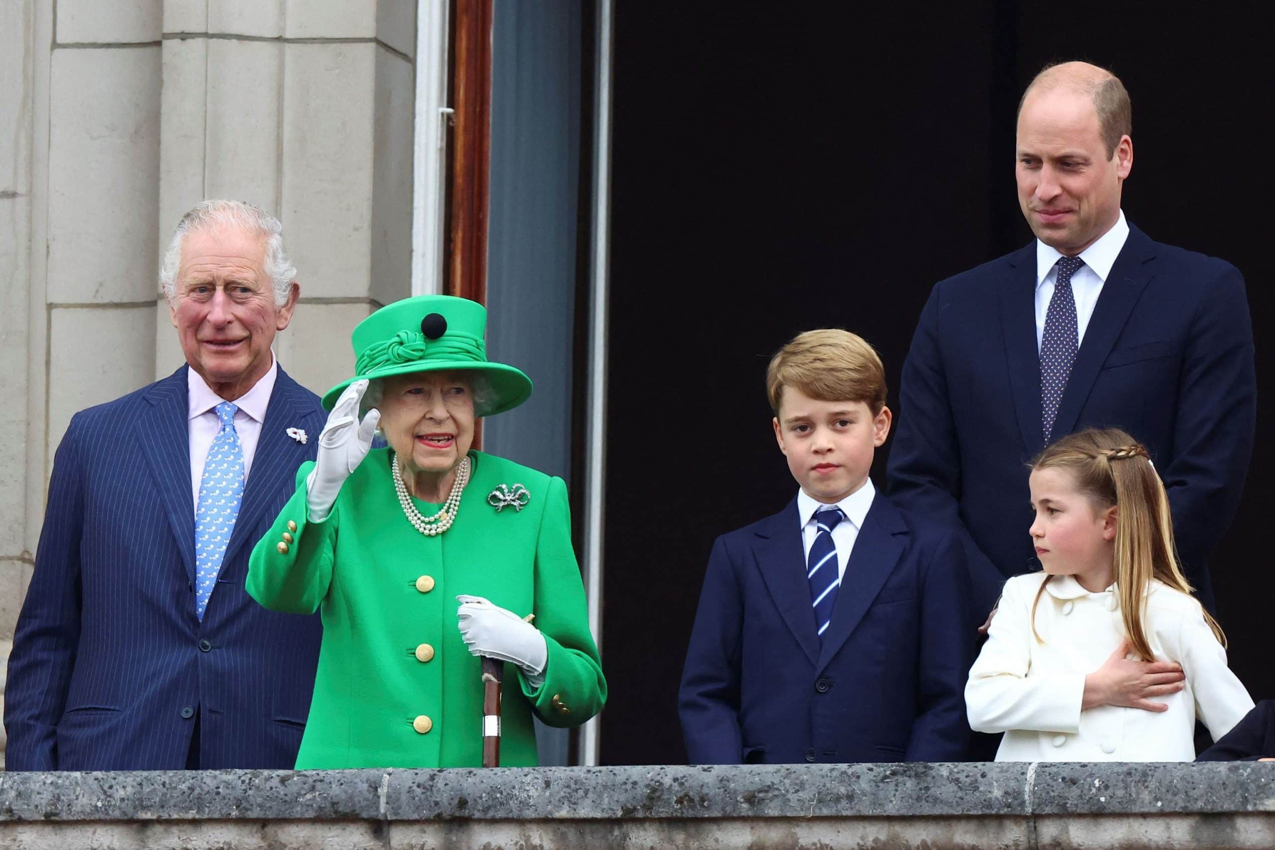 Prințul George, 9 ani, și prințesa Charlotte, 7 ani