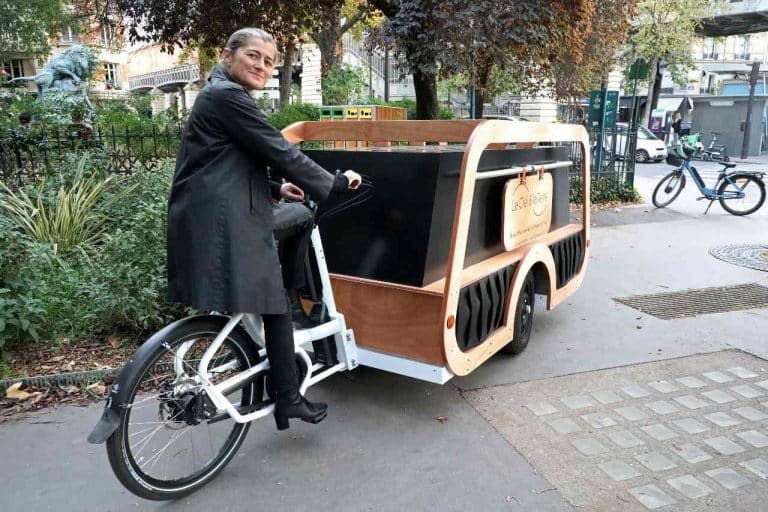 Bicicleta dric, noua invenție a unei firme de pompe funebre din Franța