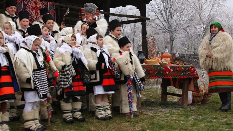 Cum se celebrează sărbătorile de iarnă în Oltenia