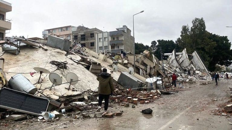 Numărul persoanelor care şi-au pierdut viaţa în cutremurele din Turcia şi Siria a depăşit 16.000