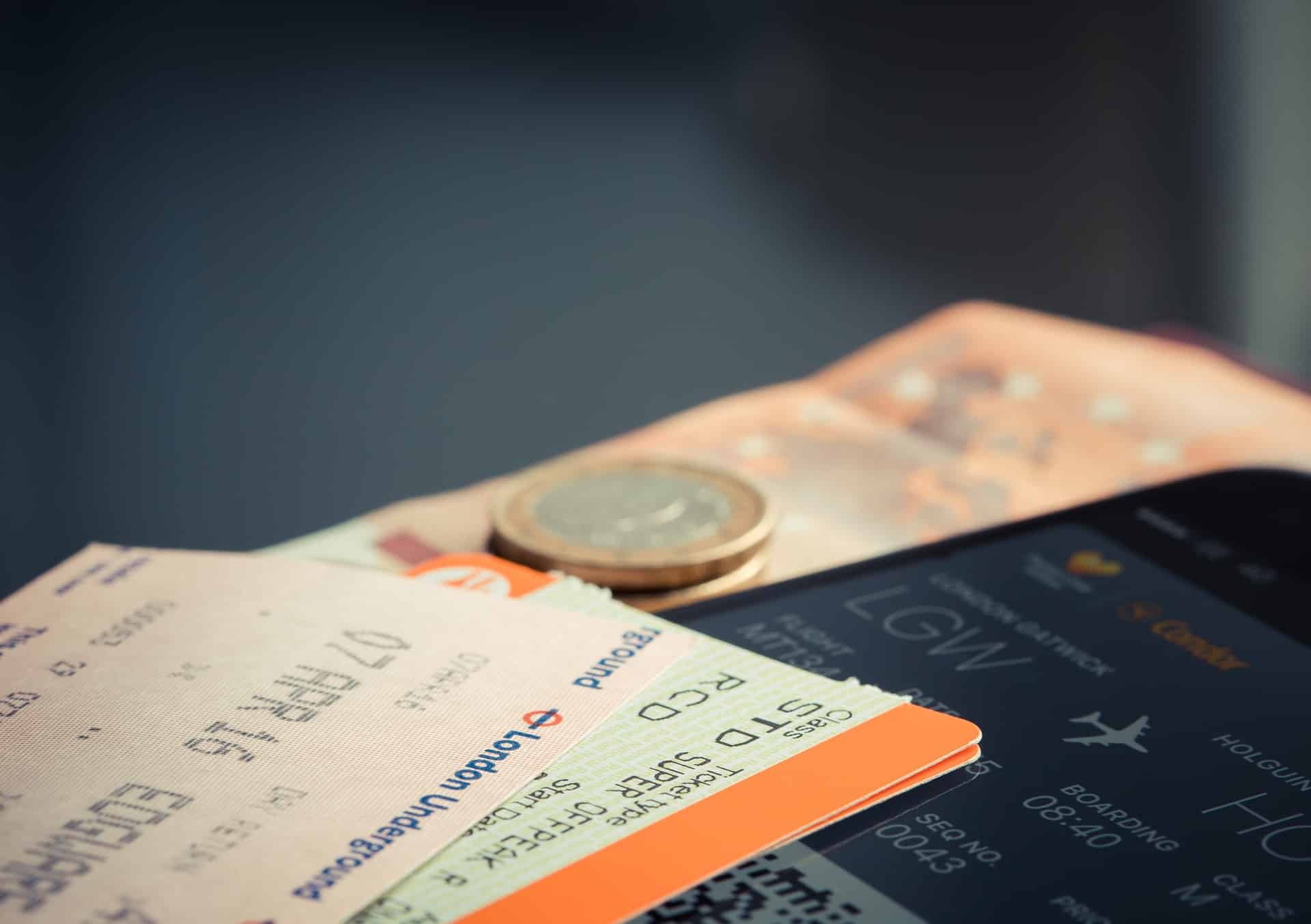 Patru trucuri care te vor ajuta să-ți cumperi bilete de avion mai ieftine. O însoțitoare de zbor a oferit cele mai bune sfaturi/ Pixabay