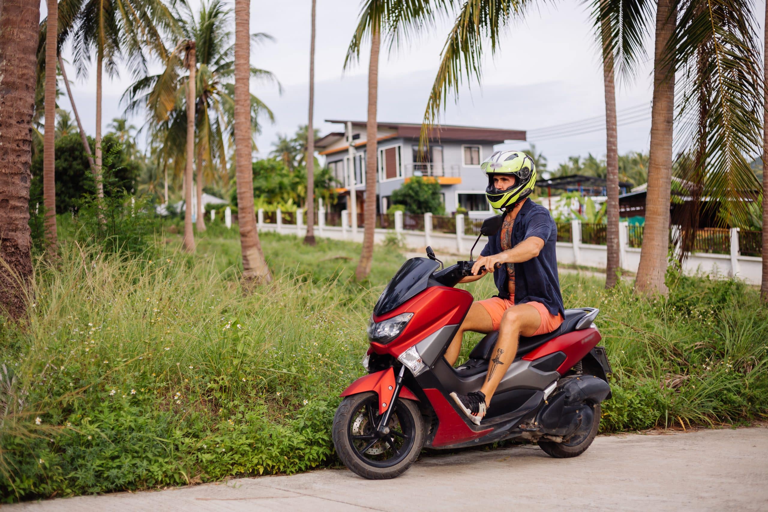 Motivul pentru care turiștii nu vor mai putea circula cu motocicletele în Bali/ Freepik