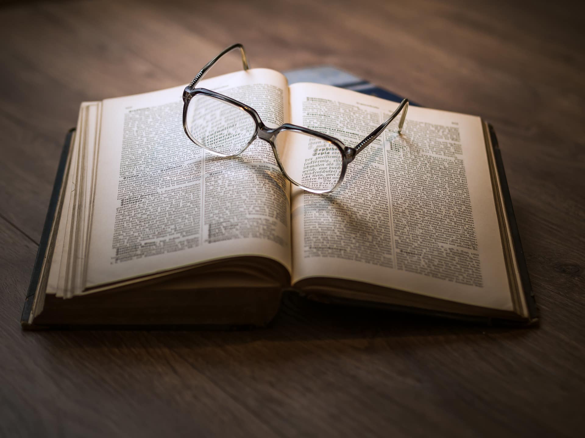 Cele mai bune cărți pe care să le citești în luna aprilie/ Pixabay