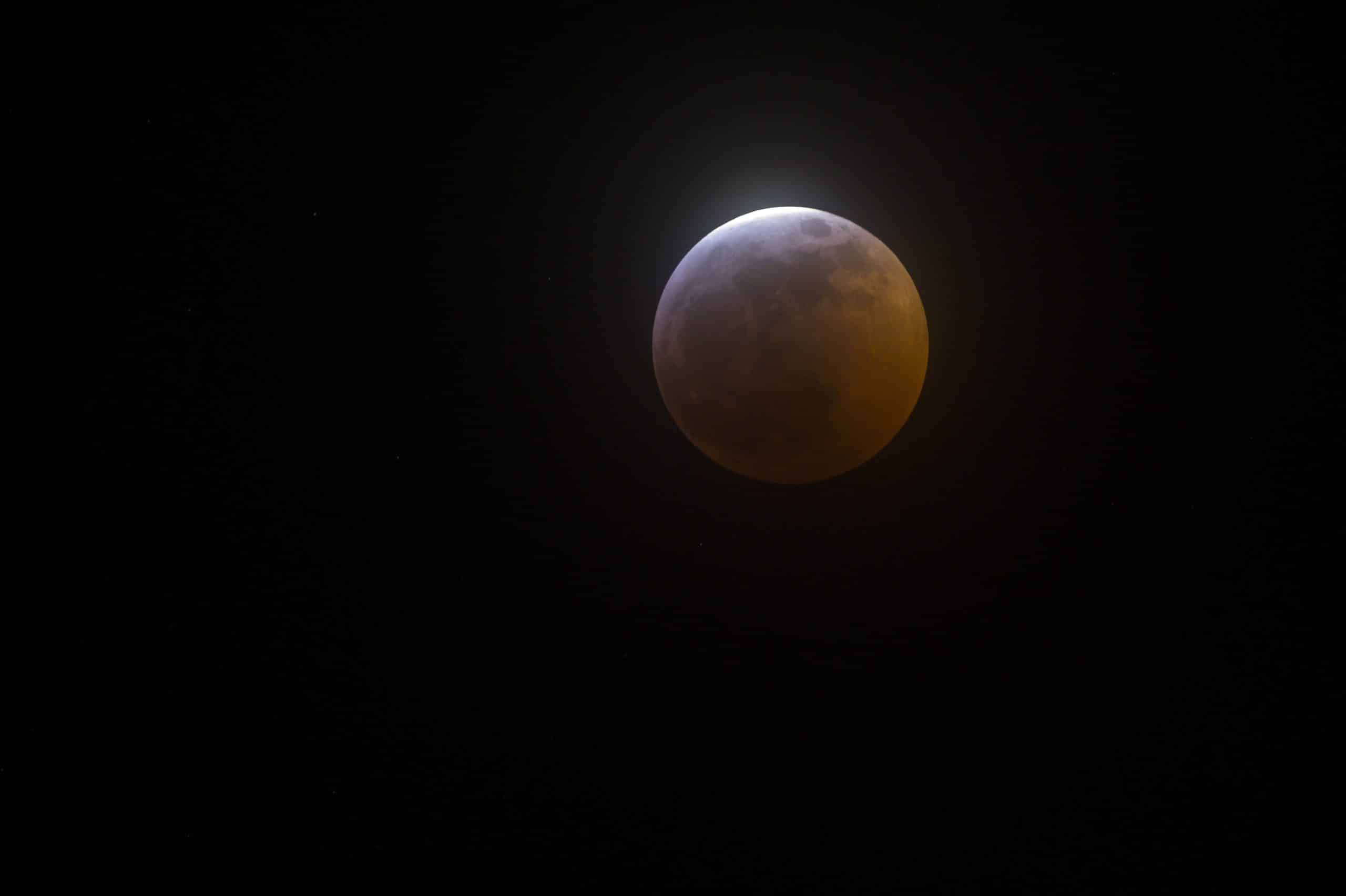 Eclipsă penumbrală de Lună din 5 mai/ Freepik