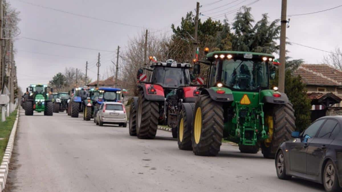 Fermierii protestează în toată țara